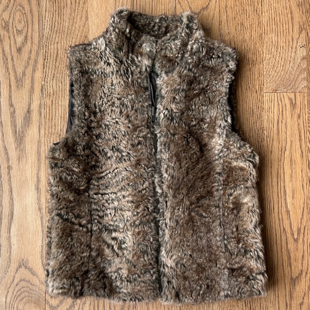 Gap Kids Faux Fur Vest Size Medium Soft Cozy Neutral